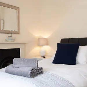 clarence-cottage-whitby-yo21-3as.yorkshirehotels.net/