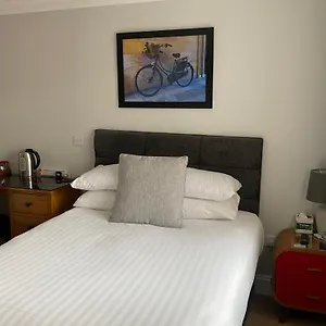 4* Гостевой дом Autumn House